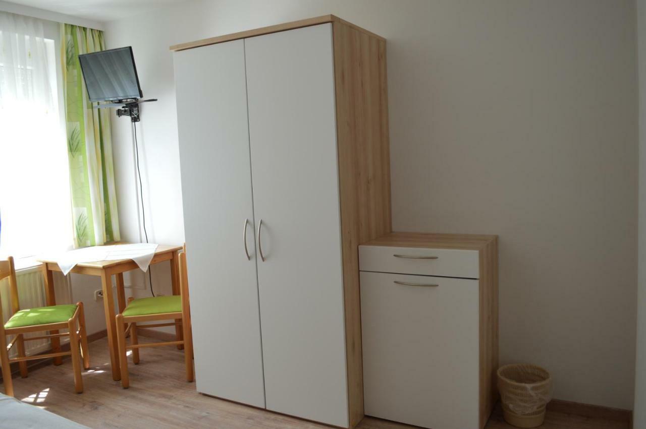 Fruehstueckspension Sterr Strebersdorf エクステリア 写真